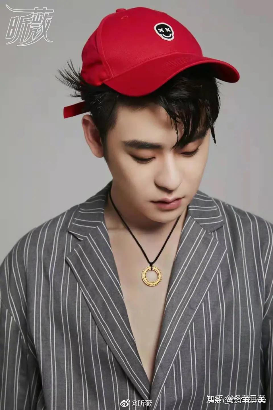 在张云雷拍摄过的杂志和写真中你最喜欢他哪一组风格的造型接下来你还