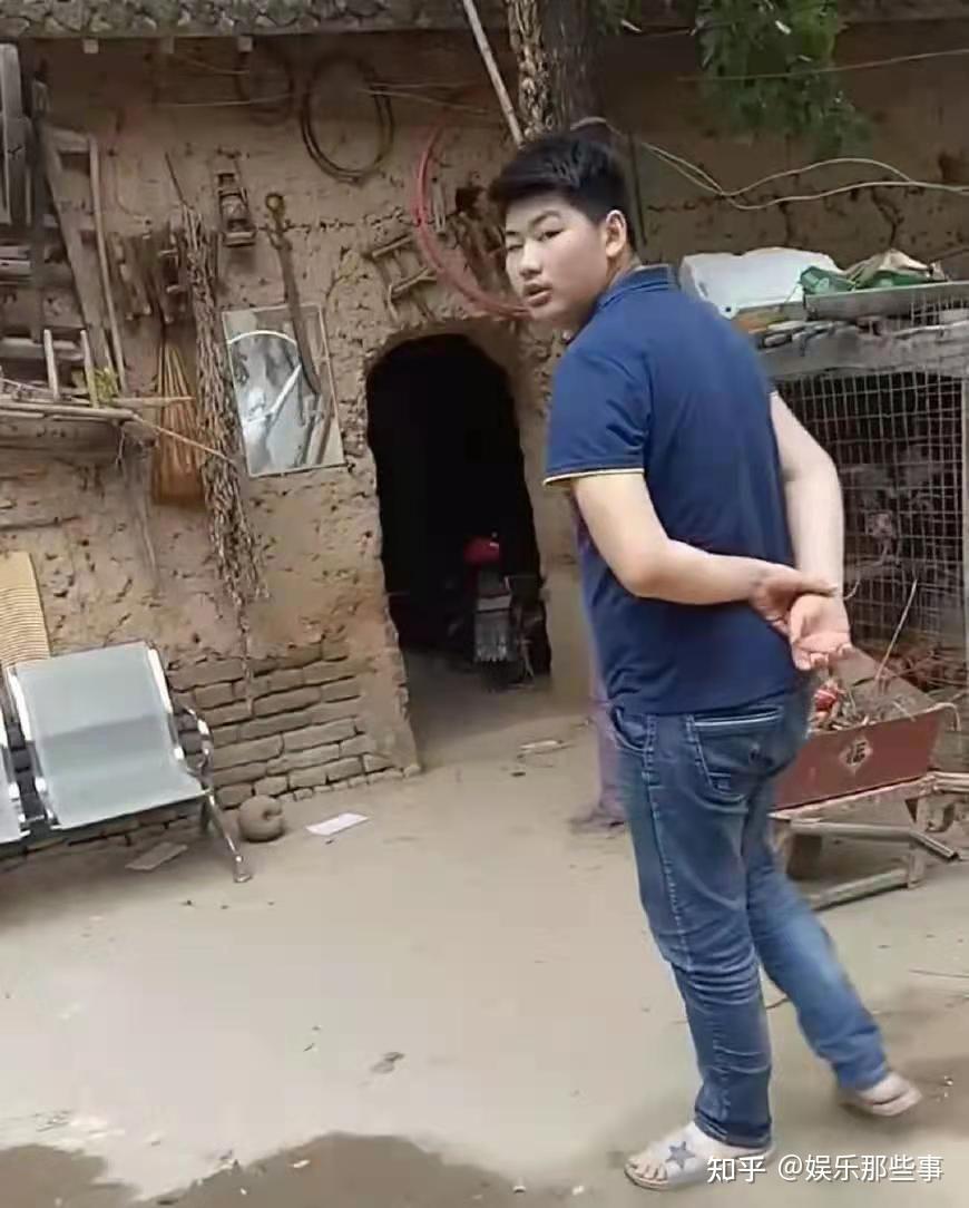 大衣哥”20岁的儿子朱单伟到底傻不傻？理性分析如下- 知乎