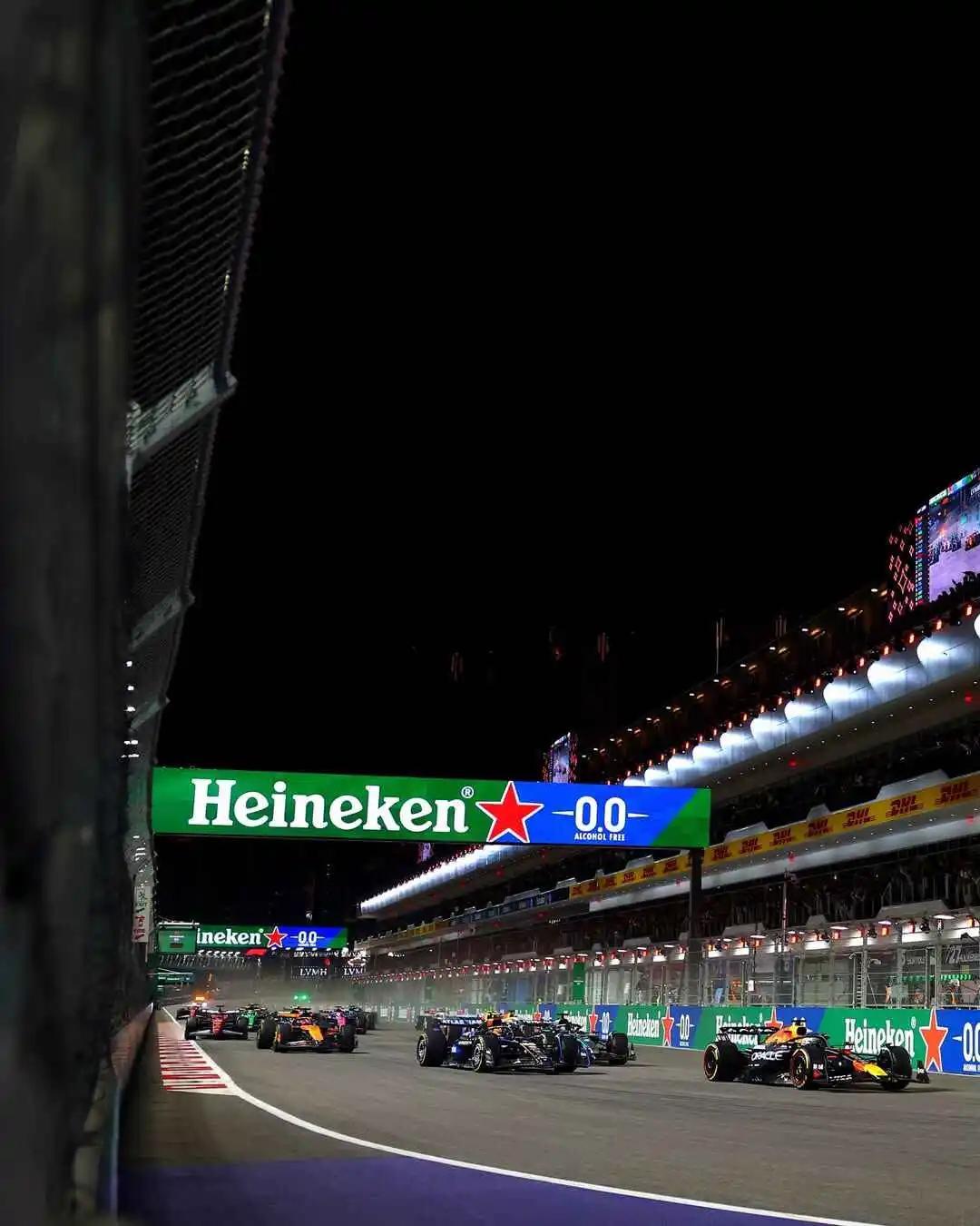 在拉斯维加斯的霓虹里，F1车手告诉你什么是男人真正的性感- 知乎