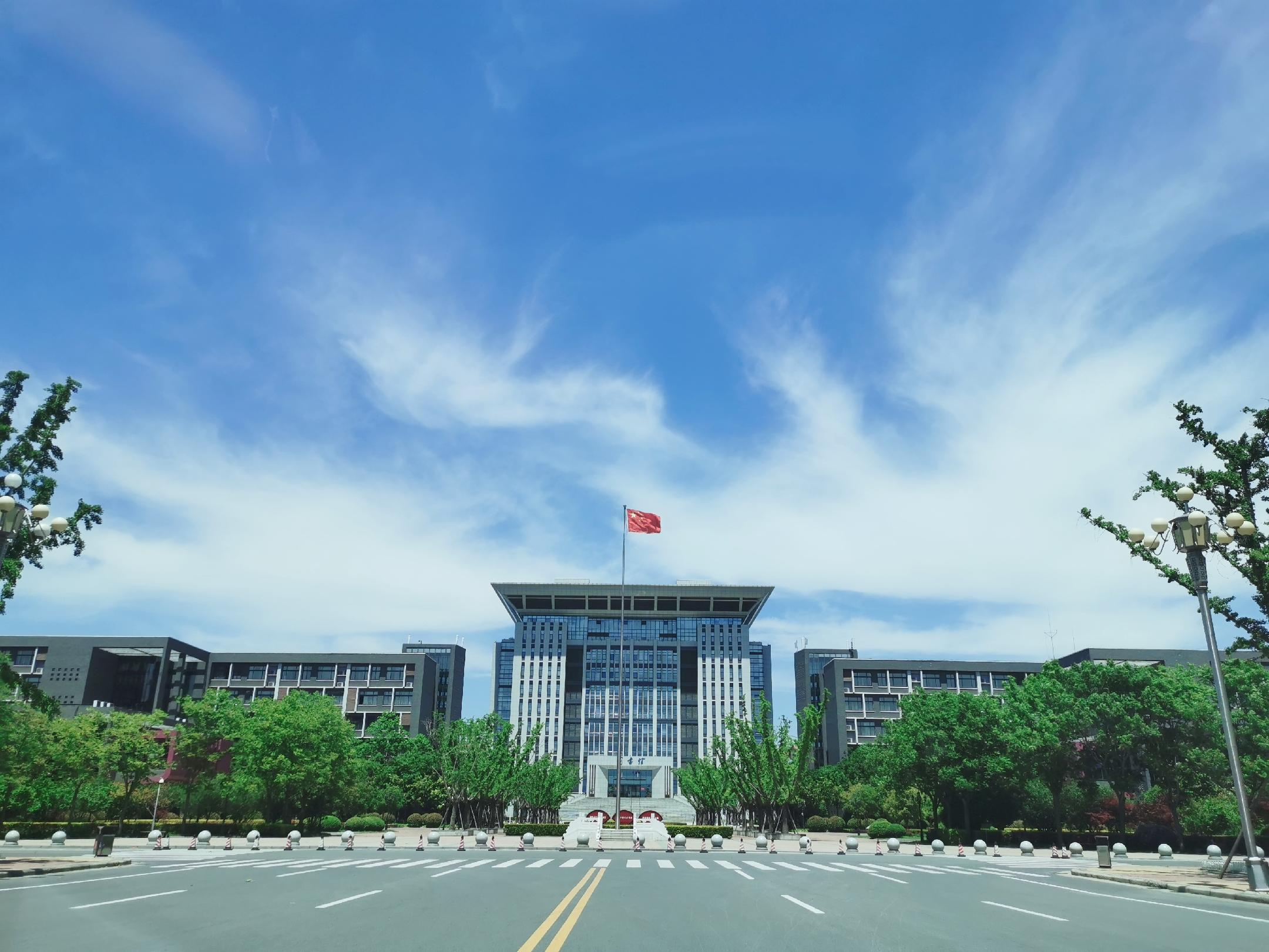 郑州财经政法学院图片