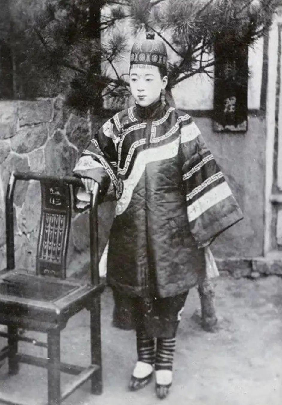 大家怎么看清朝的服饰