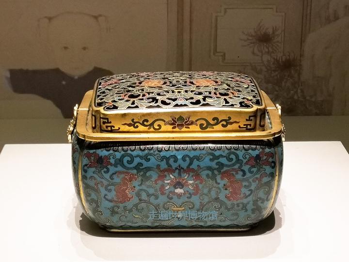 沈阳故宫典藏珍宝:皇宫里的精美唾器,却有重臣将痰吐侍女嘴里 - 知乎