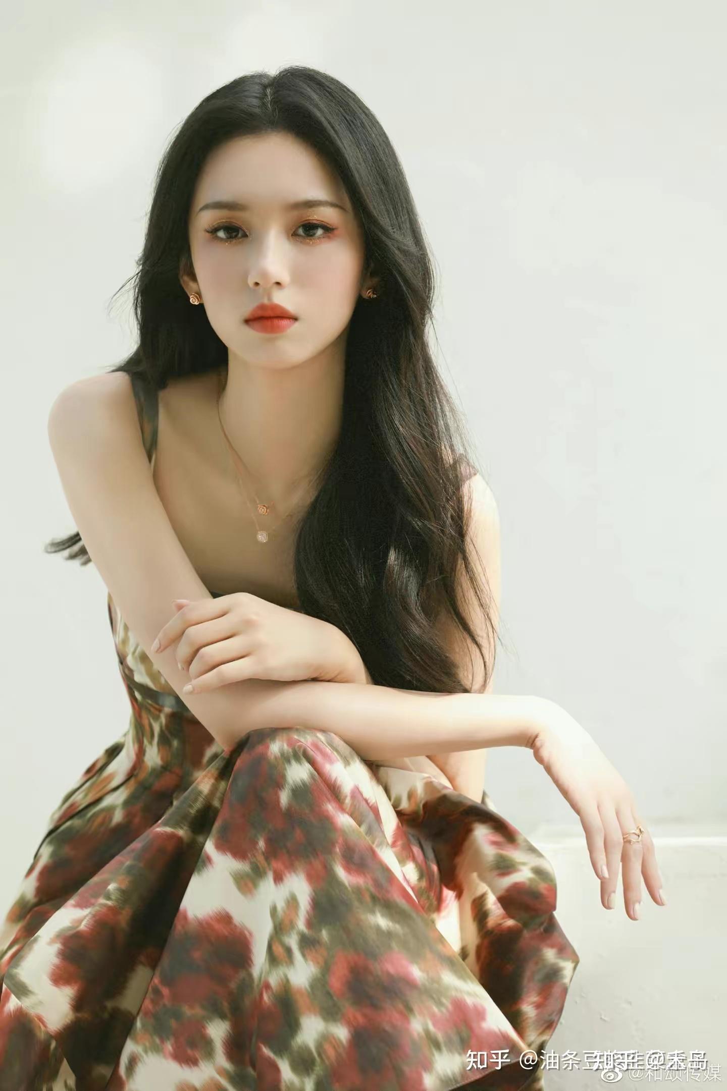 大家觉得周也和刘浩存谁更好看? - 知乎