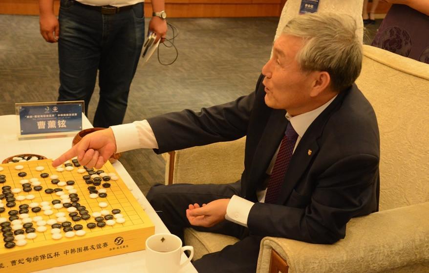 围棋第一人柯洁与科研水平一般的普通院士相比谁的智商高