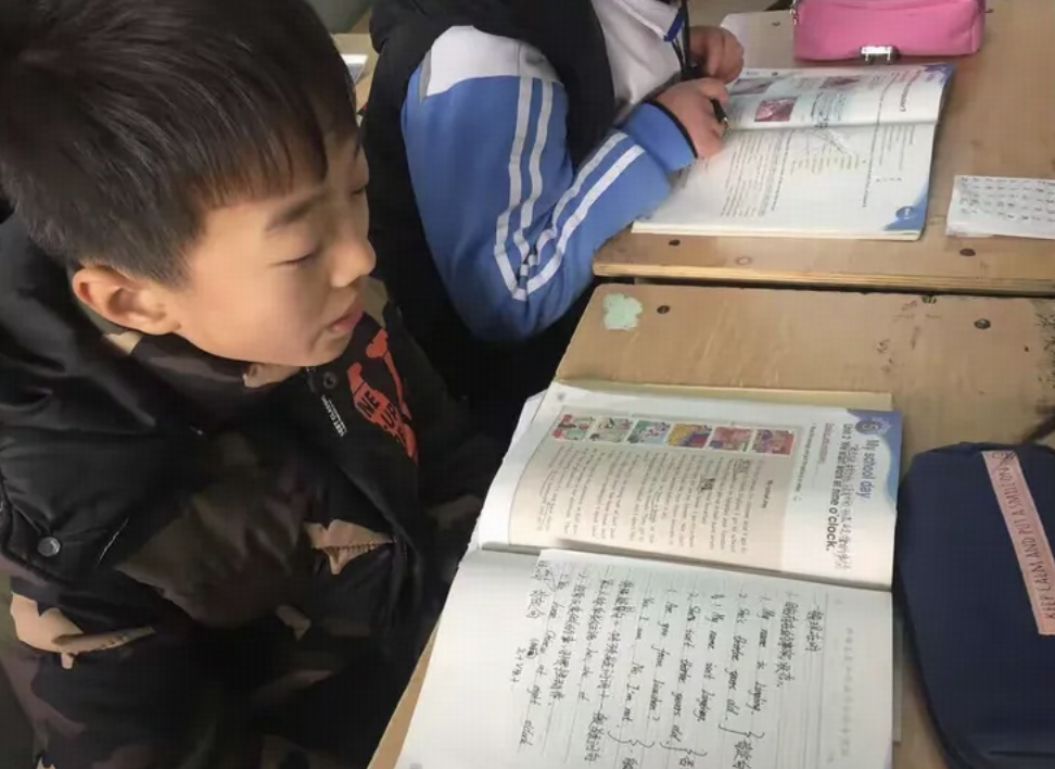 英语老师叫我们背教材课文，有意义吗？
