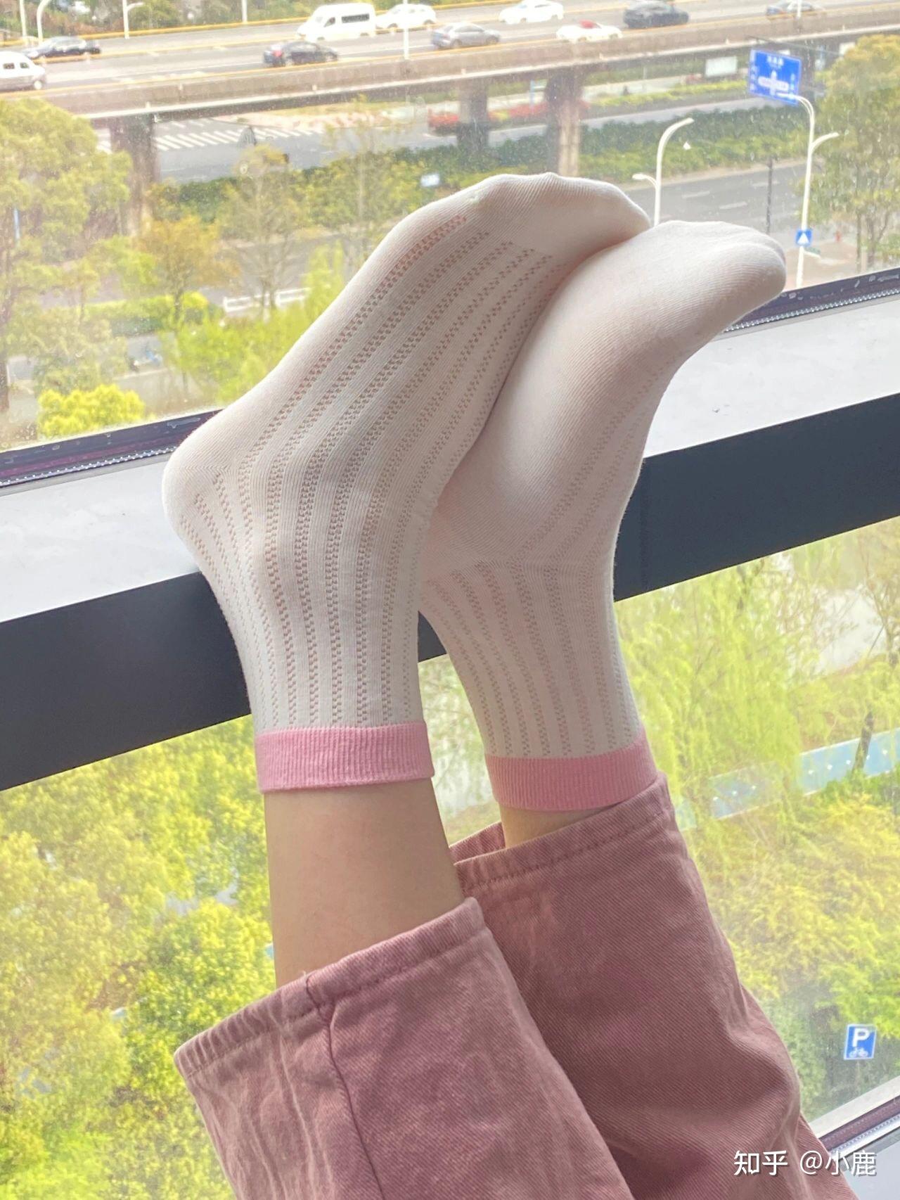 女生穿短袜好还是船袜好