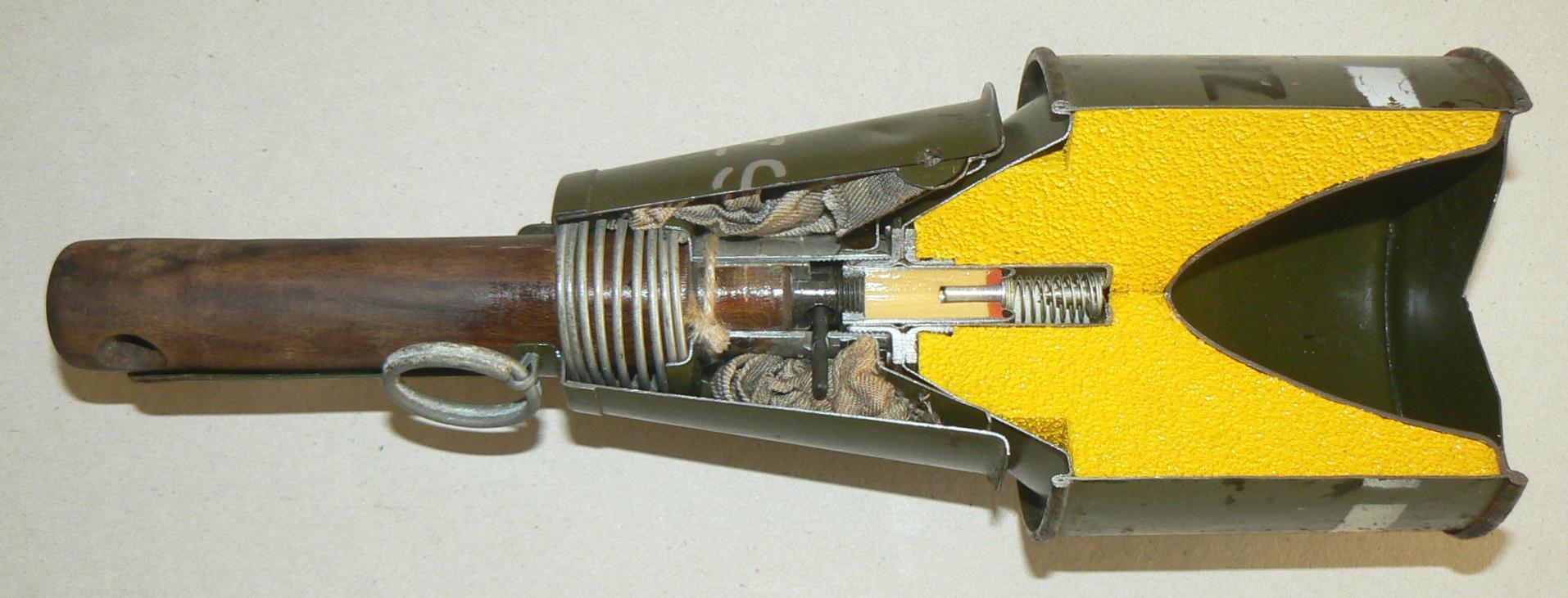 破甲弹为什么要用紫铜作为药型罩的材料,铁的可以否? - 知乎