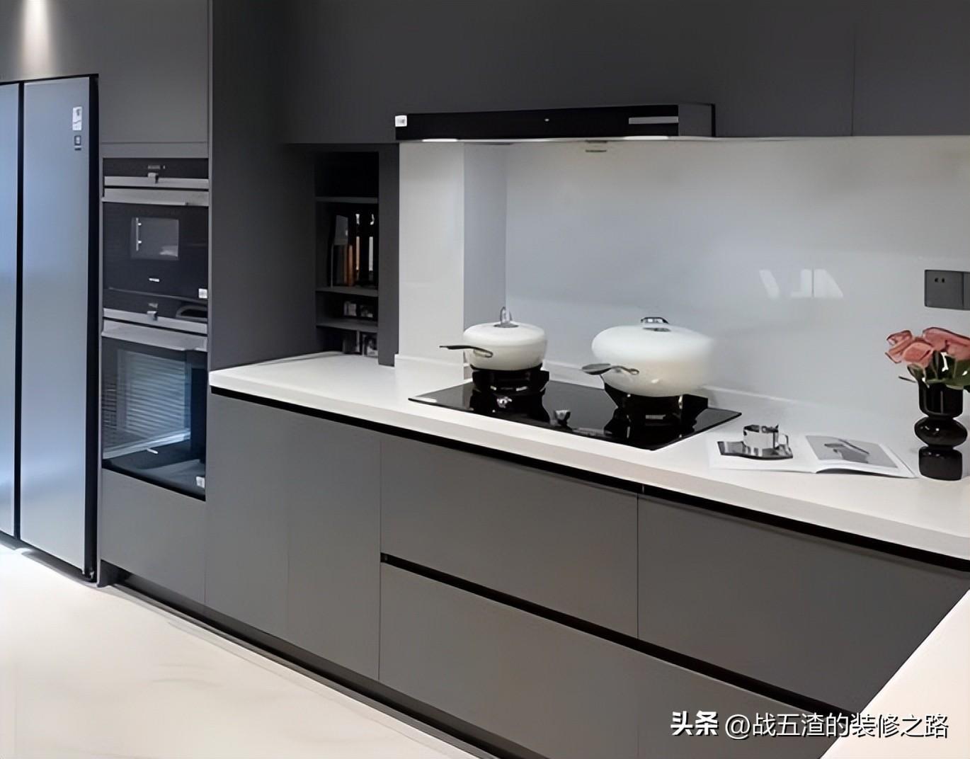 全屋定制的柜门怎么选，双饰面、PET、肤感、实木类哪个更好？ - 知乎
