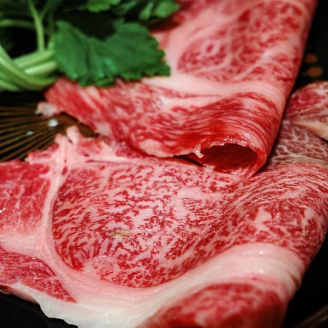明明人也是动物，为何人死后会很快发臭，而猪肉羊肉不会那么快？