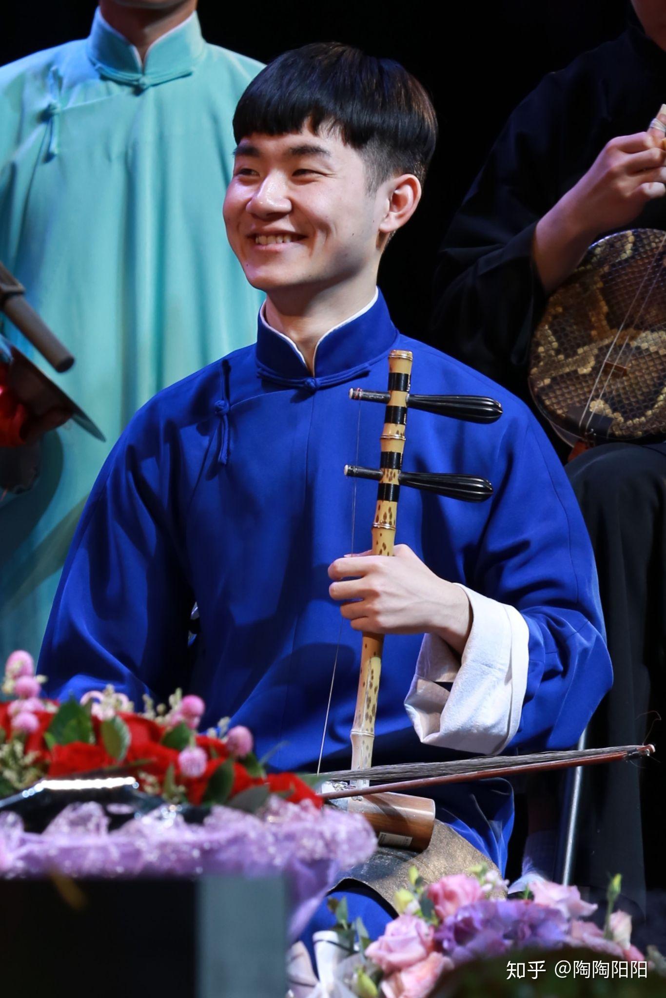 有没有陶阳在舞台上超帅的照片? - 知乎