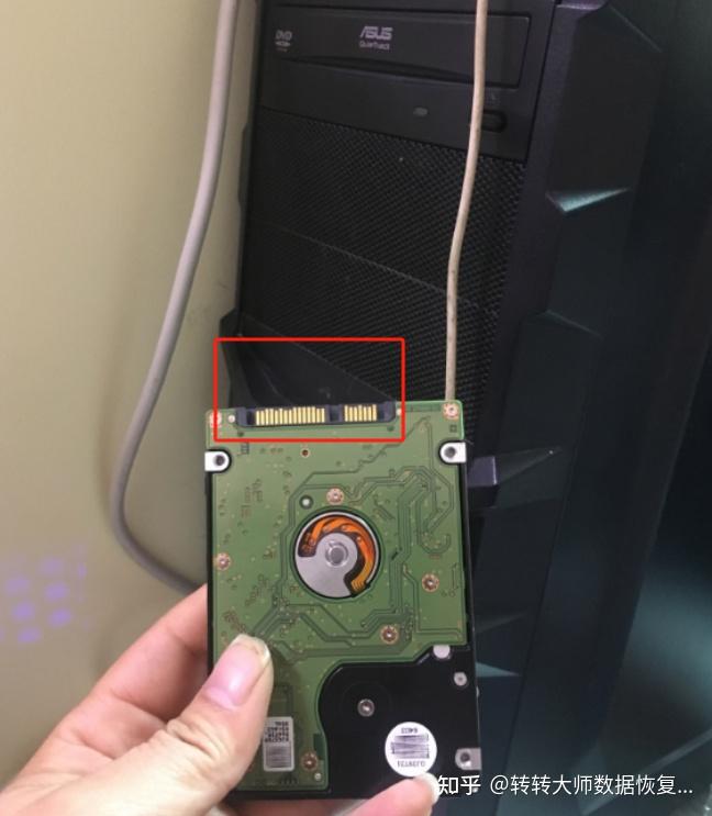 怎么把硬盘拆下来安装在别的电脑?