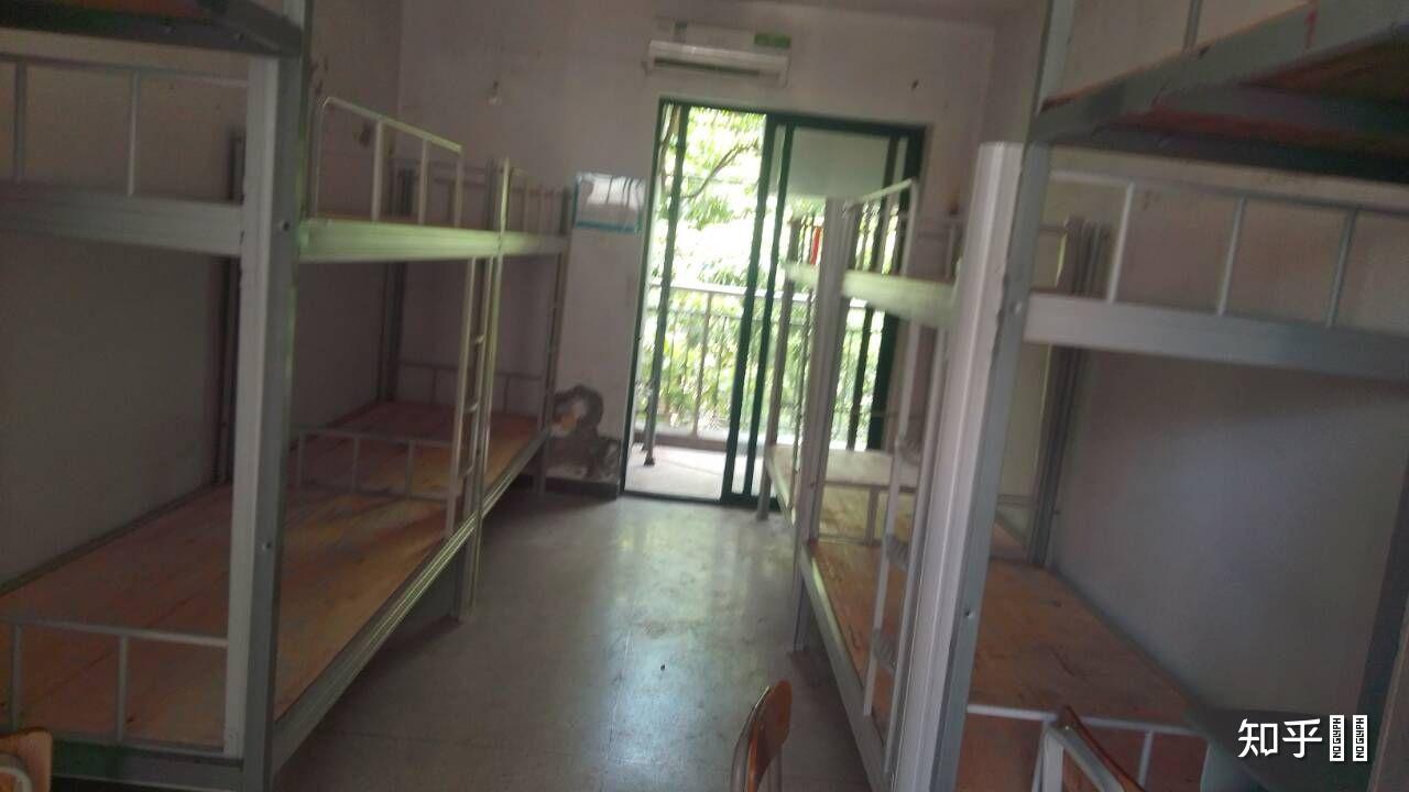 如何评价红岭中学将宿舍改成八人间