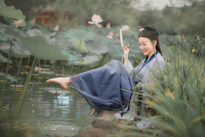 民间故事：书生与蛇女定亲，事后请道士除妖，新婚夜洞房传出惨叫 - 知乎