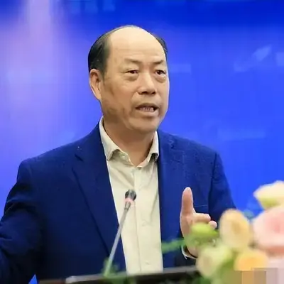 碧桂园创始人杨国强重返工地调研,资金支持再次引发关注 - 知乎