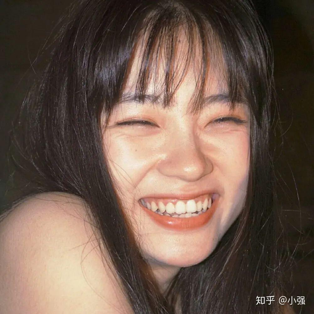 有那些笑着却感觉很悲伤的头像