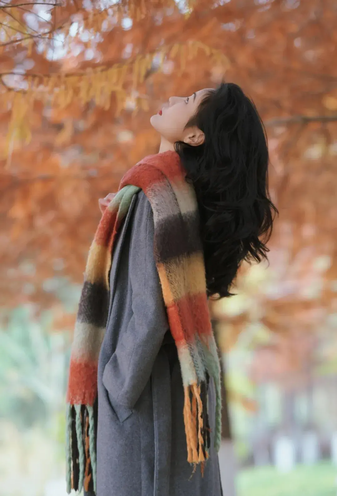 晚秋人像这样拍,摆脱剪刀手,唯美浪漫,高级好看有氛围感