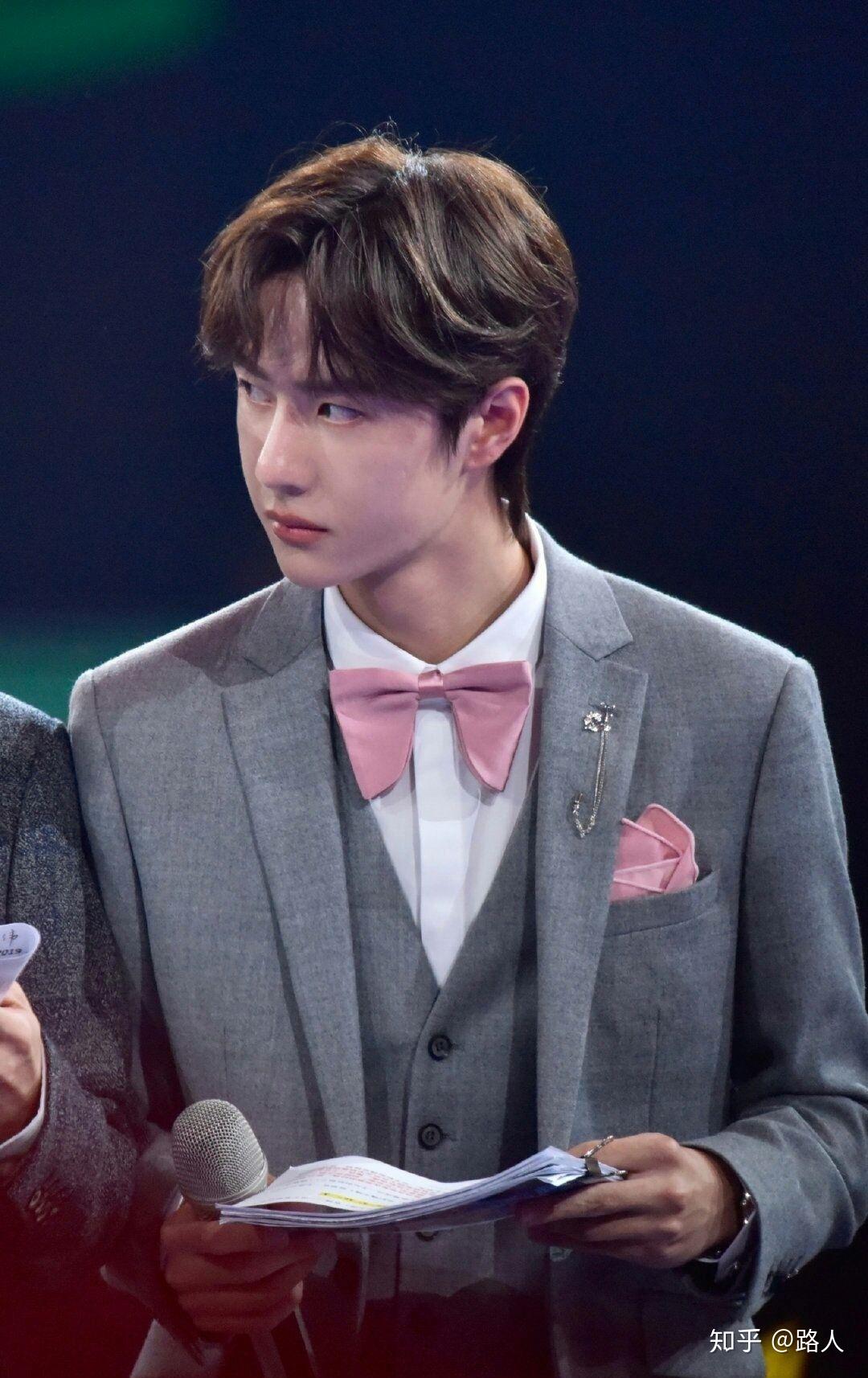 王一博有哪些出圈神图?