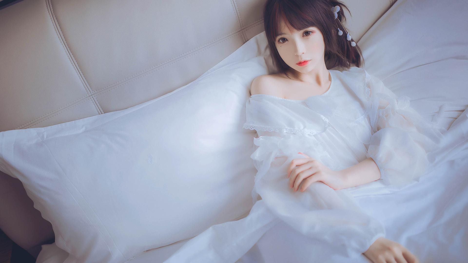 谁有美女电脑高清壁纸求大神们推荐