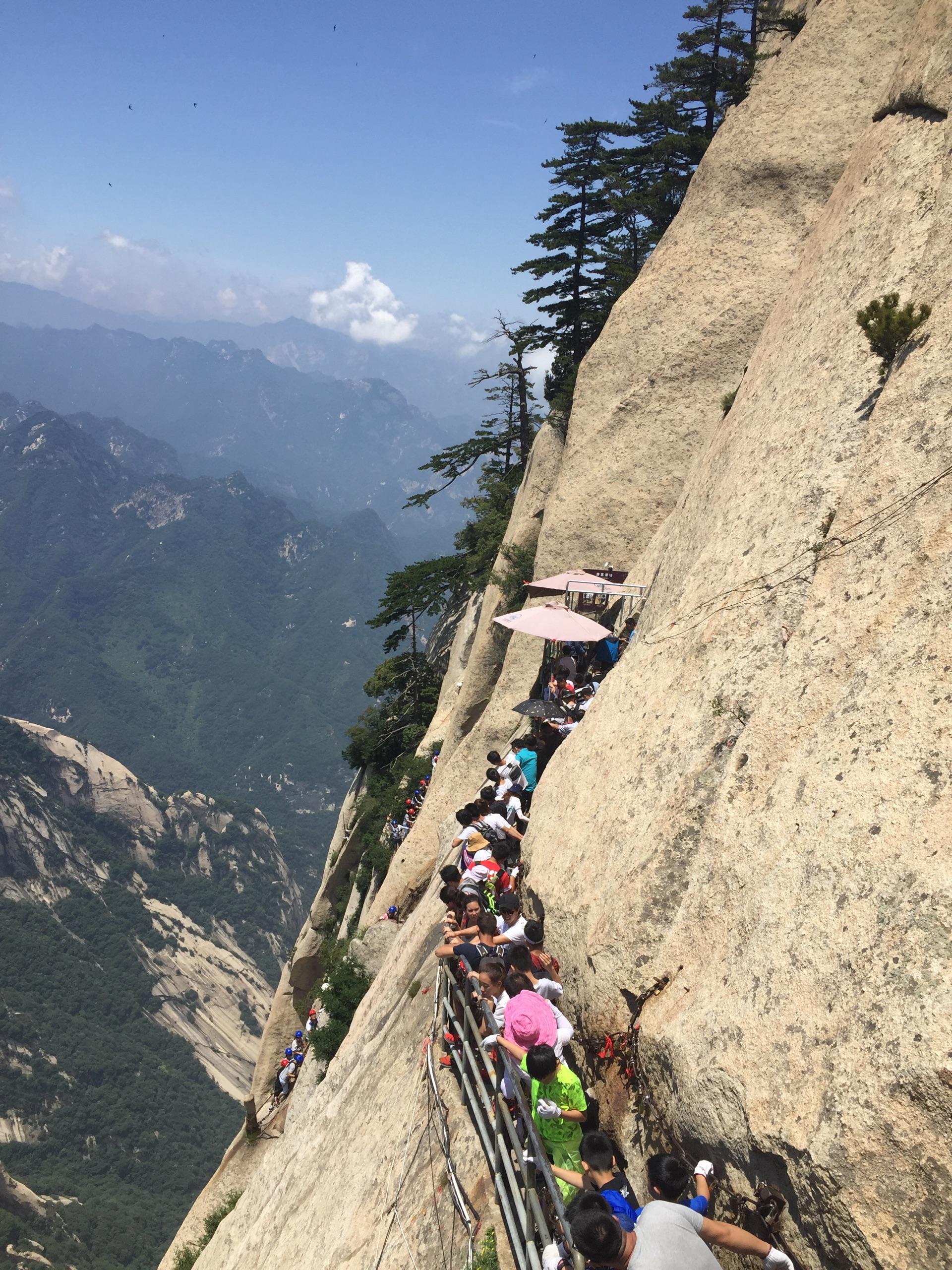 爬华山是一种怎样的体会? - 知乎