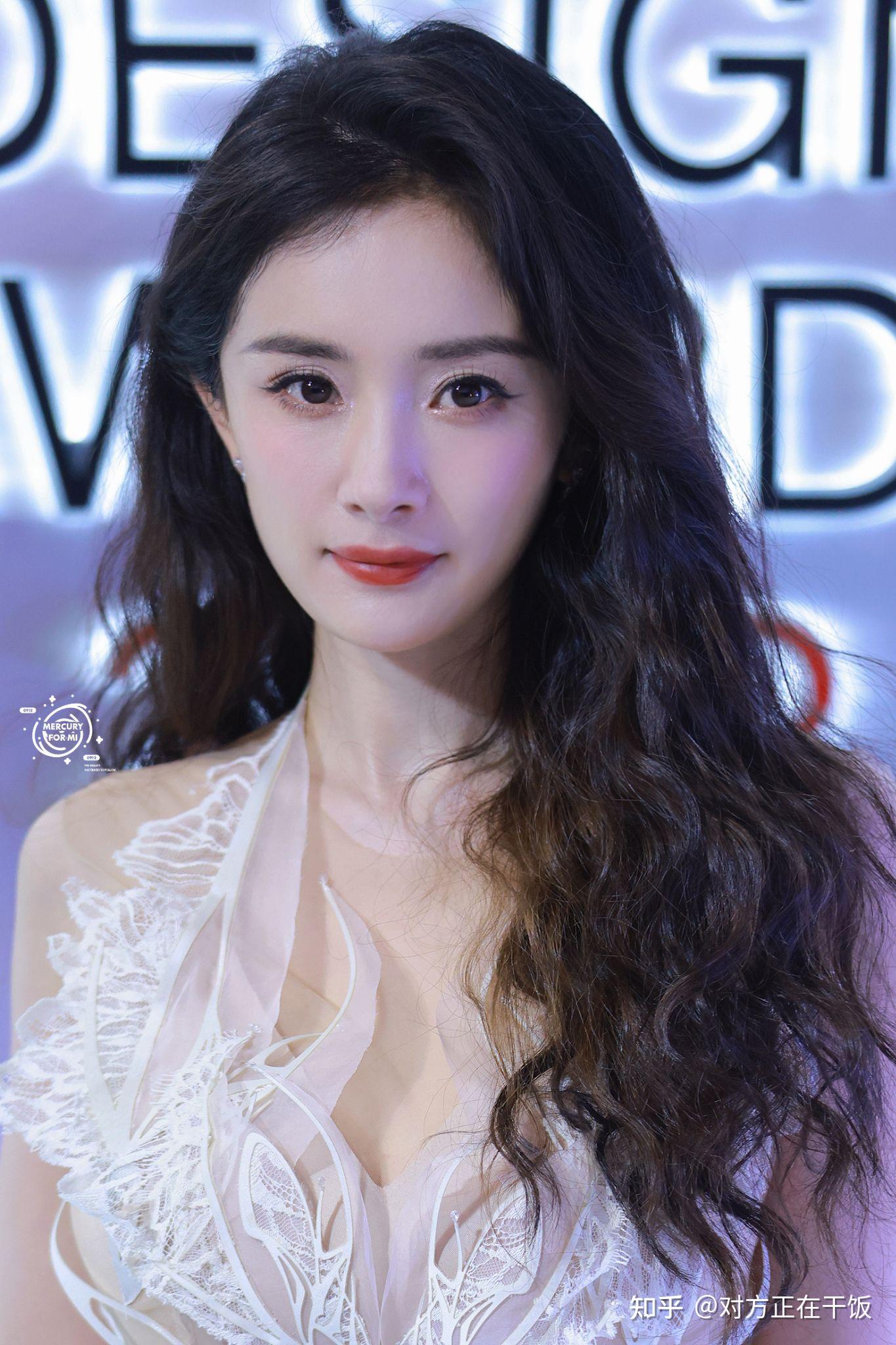 脸垮,头秃,体态差的杨幂,为啥还是美? - 知乎