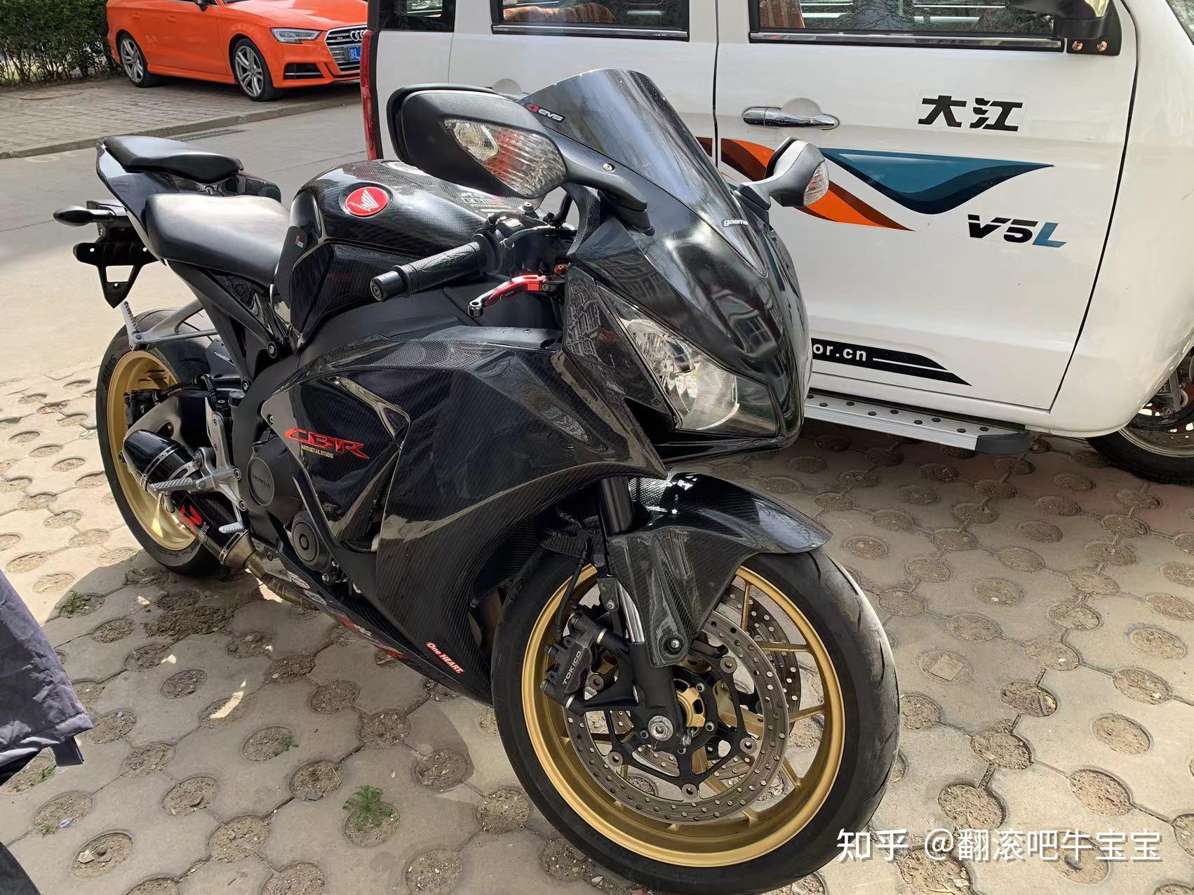 大排量摩托车真的很难驾驭吗