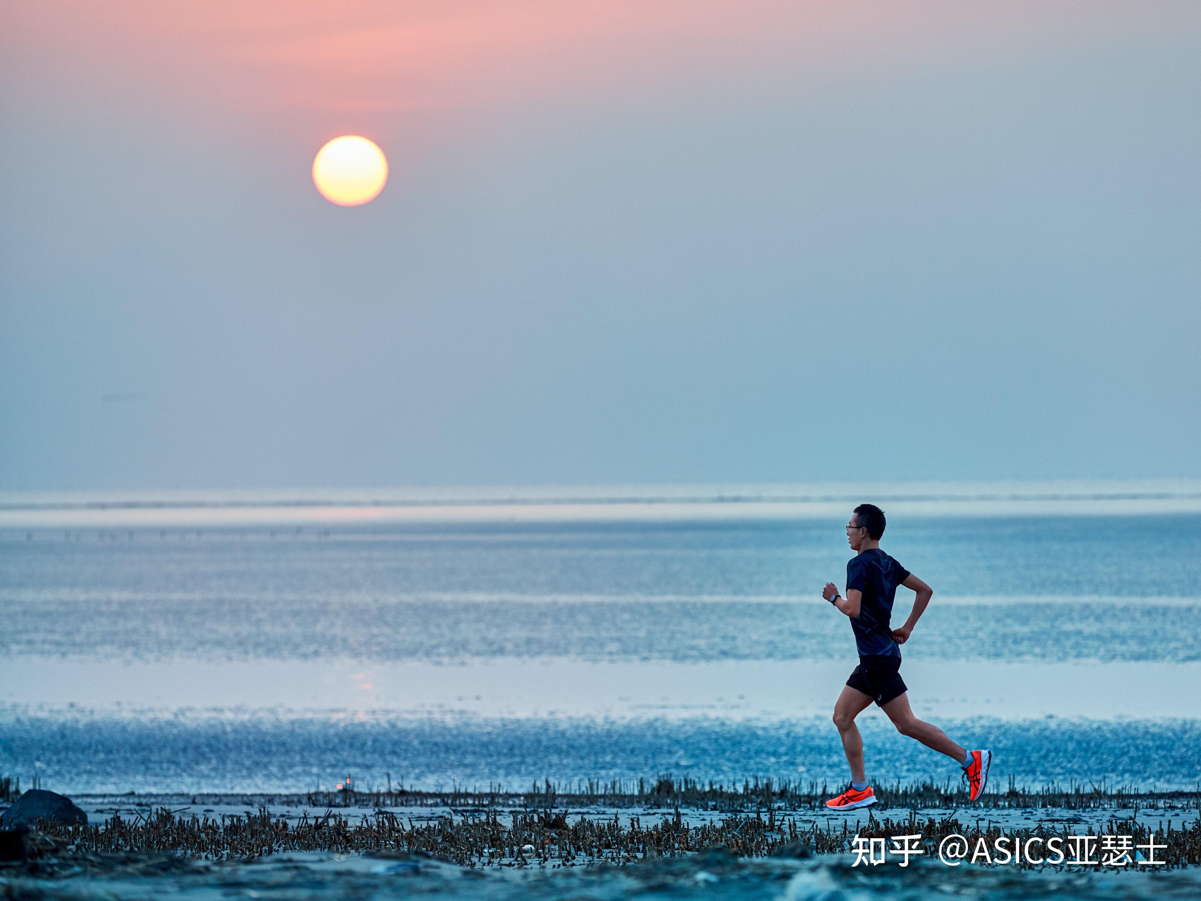 当你长跑坚持不住时你会想什么