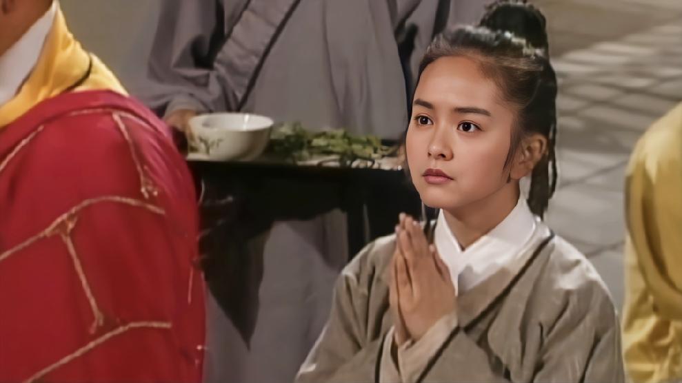 目莲救母男子正准备剃度出家怎料锋利的剃刀竟连一根头发都割不下来