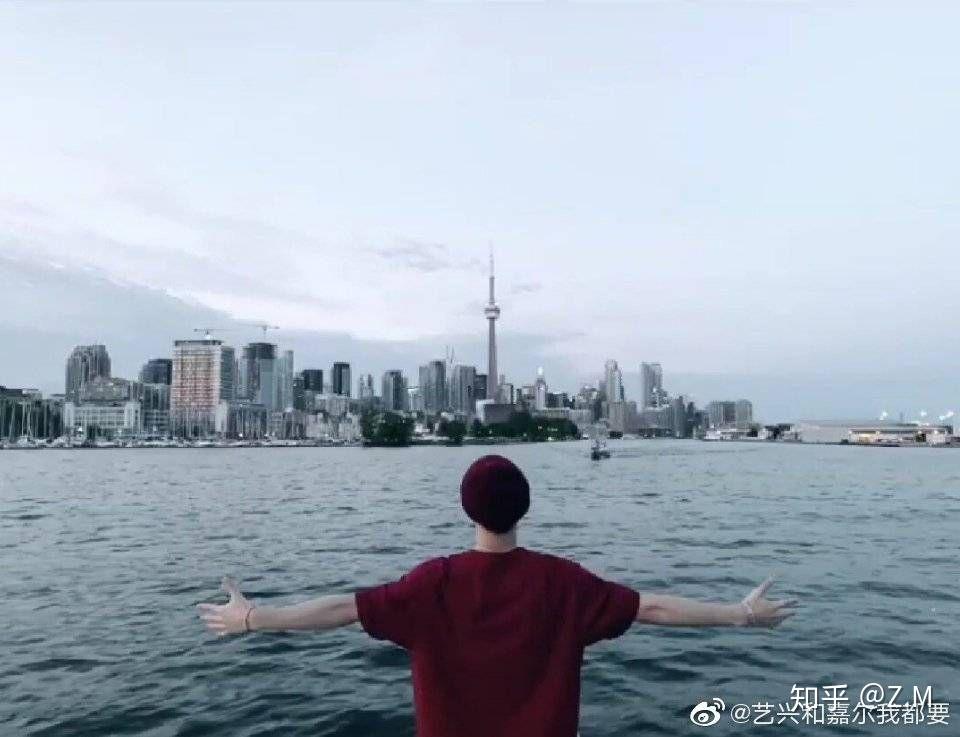 有没有王嘉尔的背影图