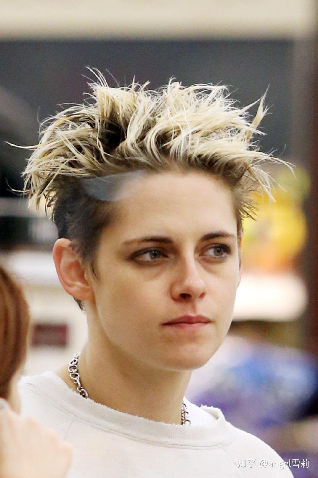 暮光之城中贝拉是爱雅各布还是爱德华