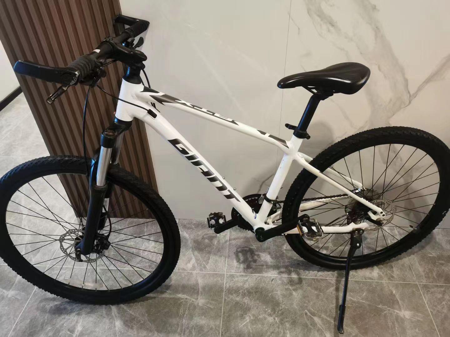 捷安特atx810老款的是不是只有一个水壶架? - 知乎