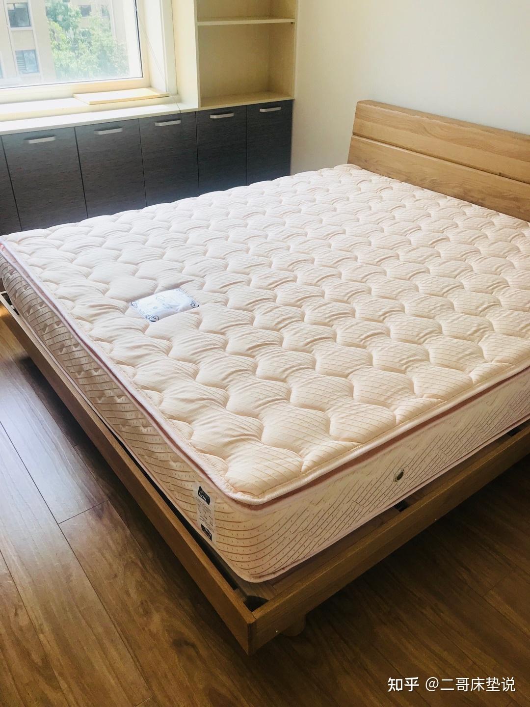 睡软床第二天起床感到身体没休息一样很累睡硬板床就很舒服为什么