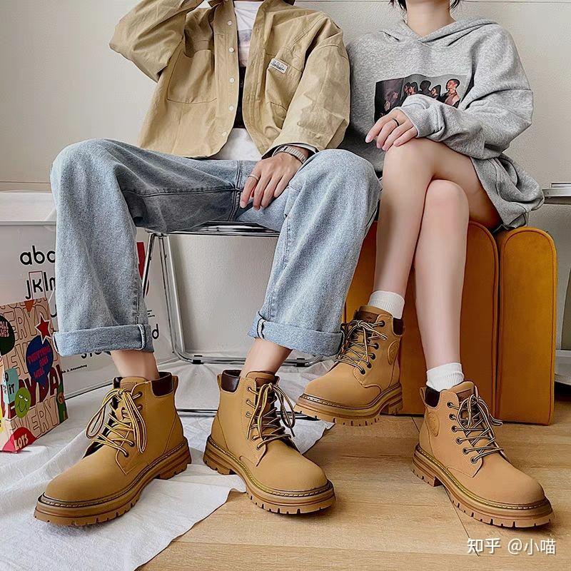 穿大黄靴搭配什么衣服好看?