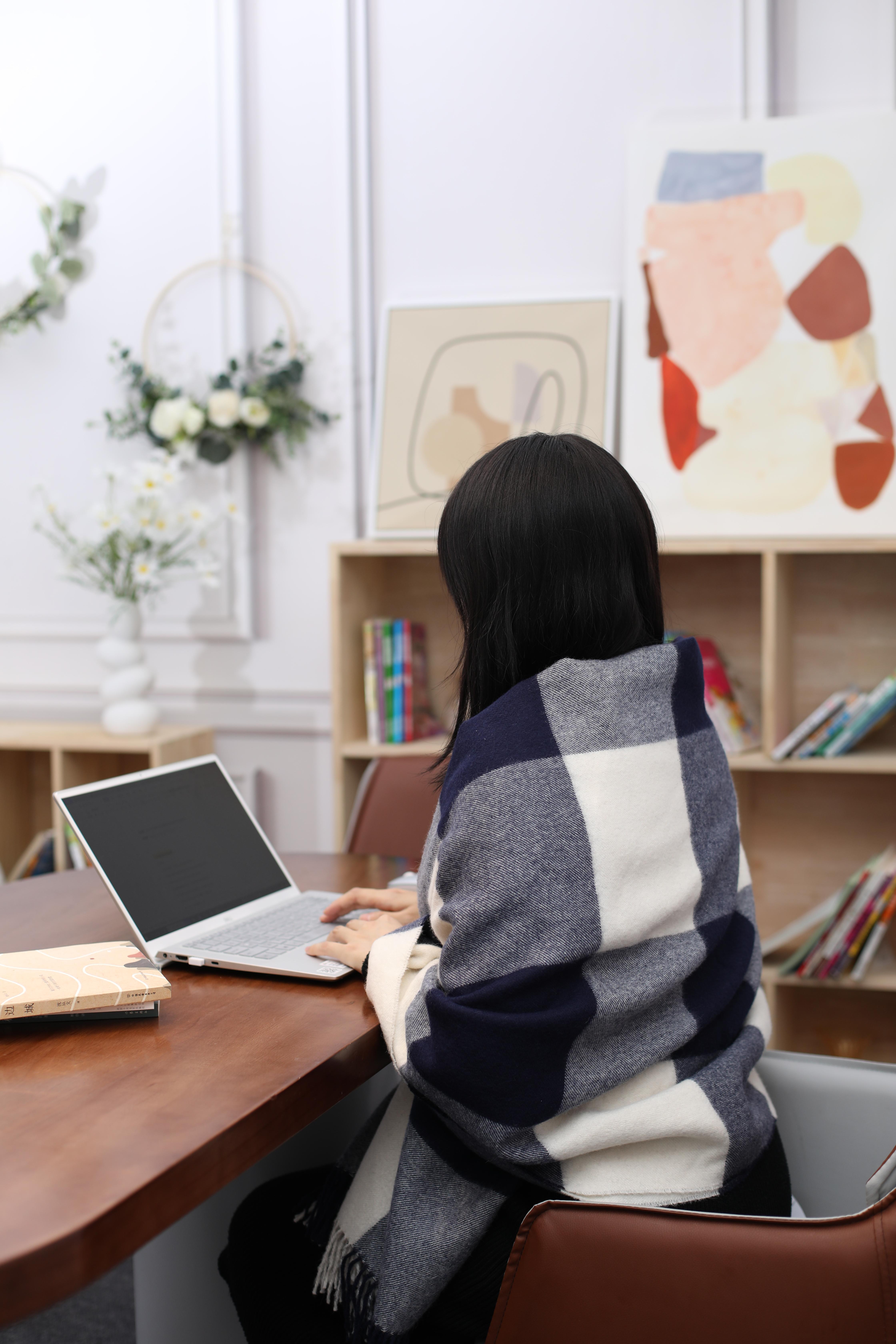 冬天坐在办公室,有什么办法可以让脚不冷? - 知乎