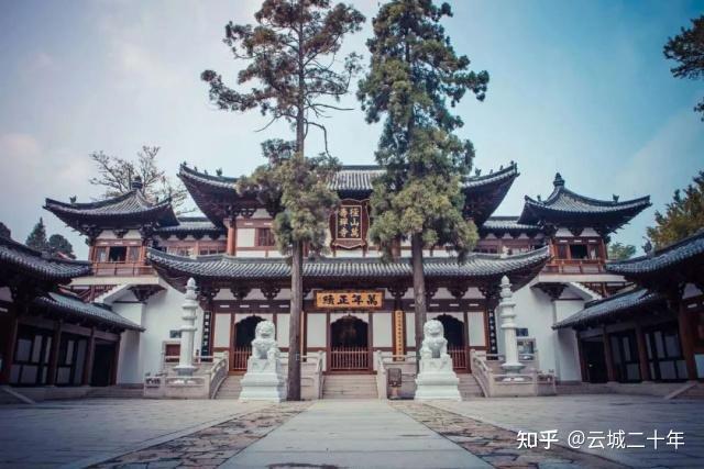 杭州餘杭徑山寺開光來的和尚全部勞斯萊斯這事怎麼看