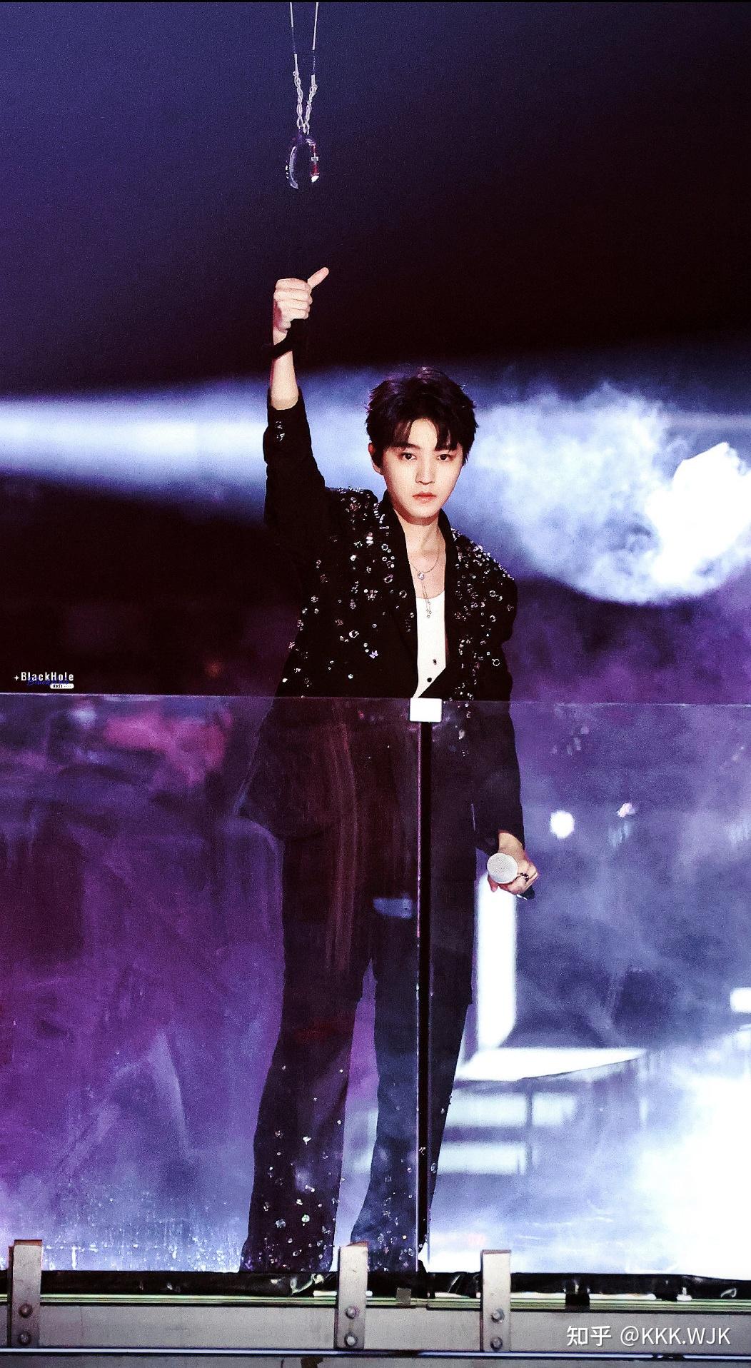王俊凯2023江苏卫视跨年晚会的表演如何? - 知乎