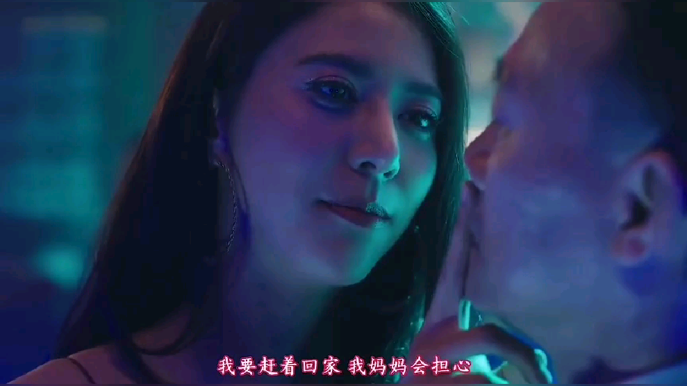 为了当上女一号女明星不惜献出清白成为财阀的玩物只见他双手搭在男人