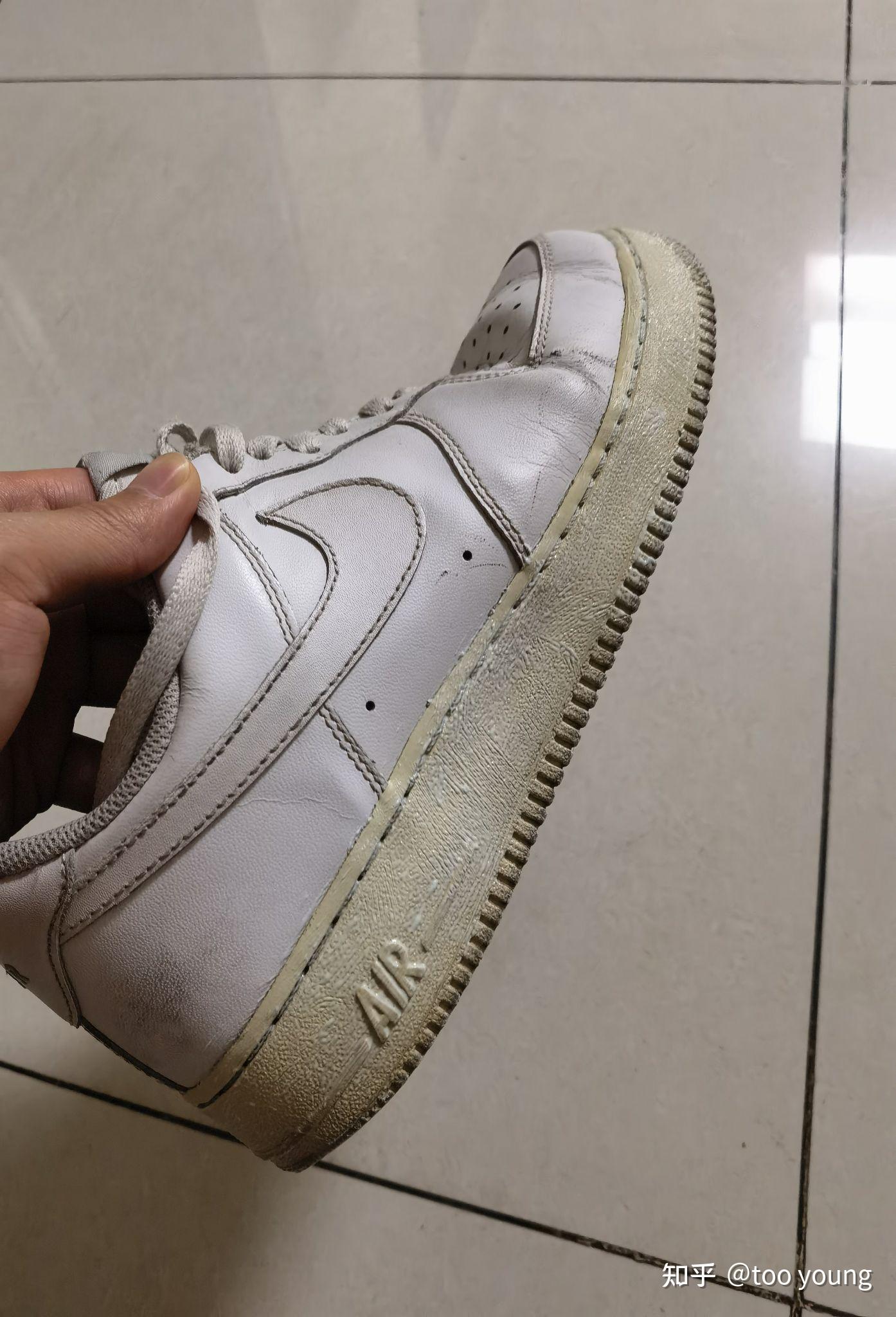 耐克空军一号板鞋鞋边发黄?怎么办?