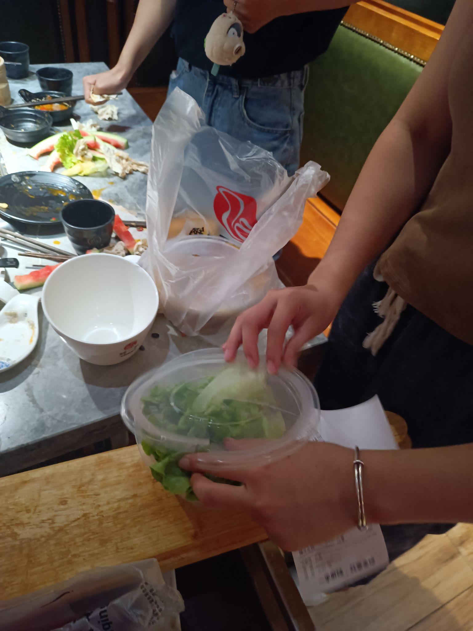 吃完饭打包真的很丢人吗? - 知乎