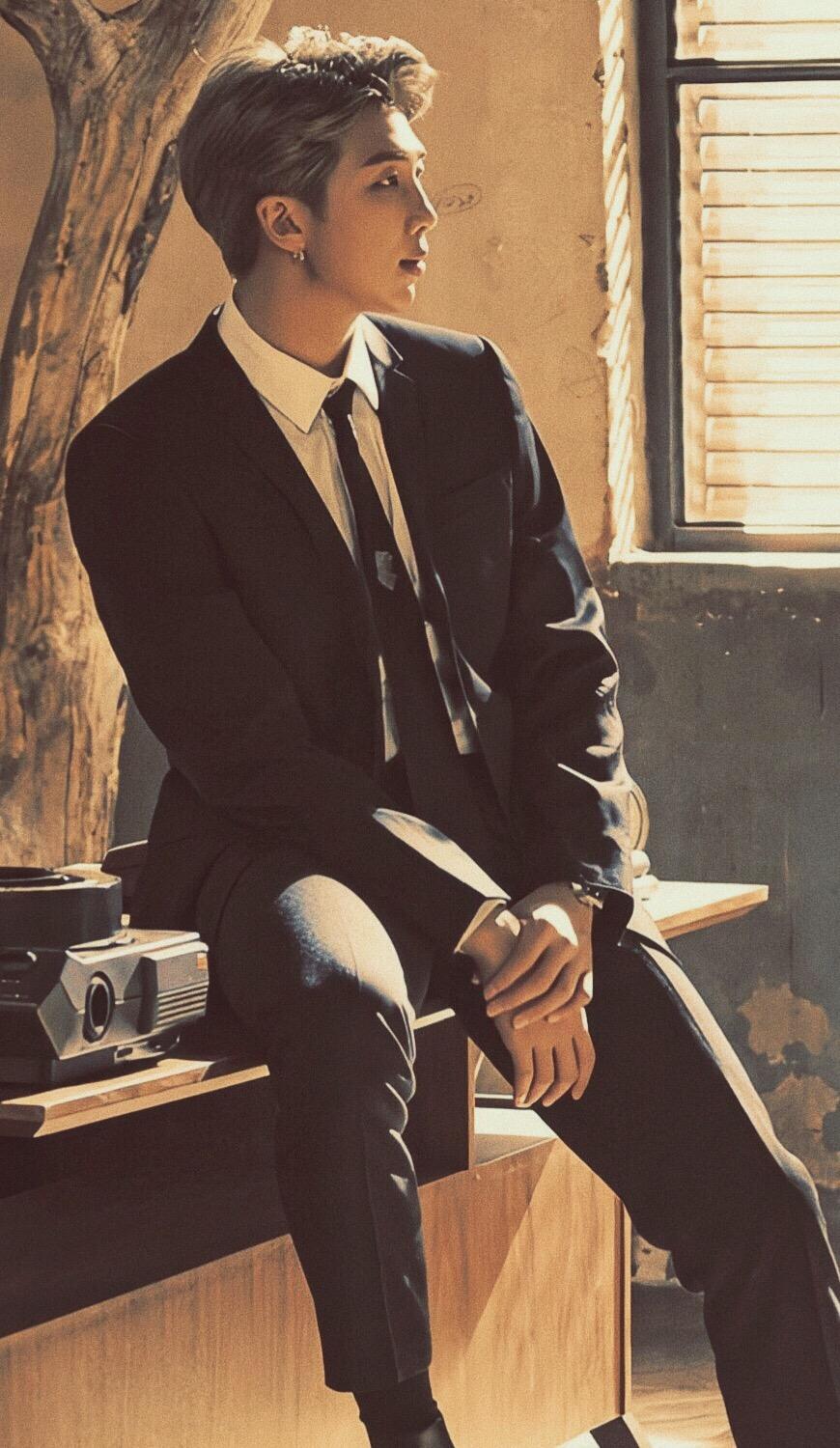 有没有金南俊的神图这哥的不好找啊