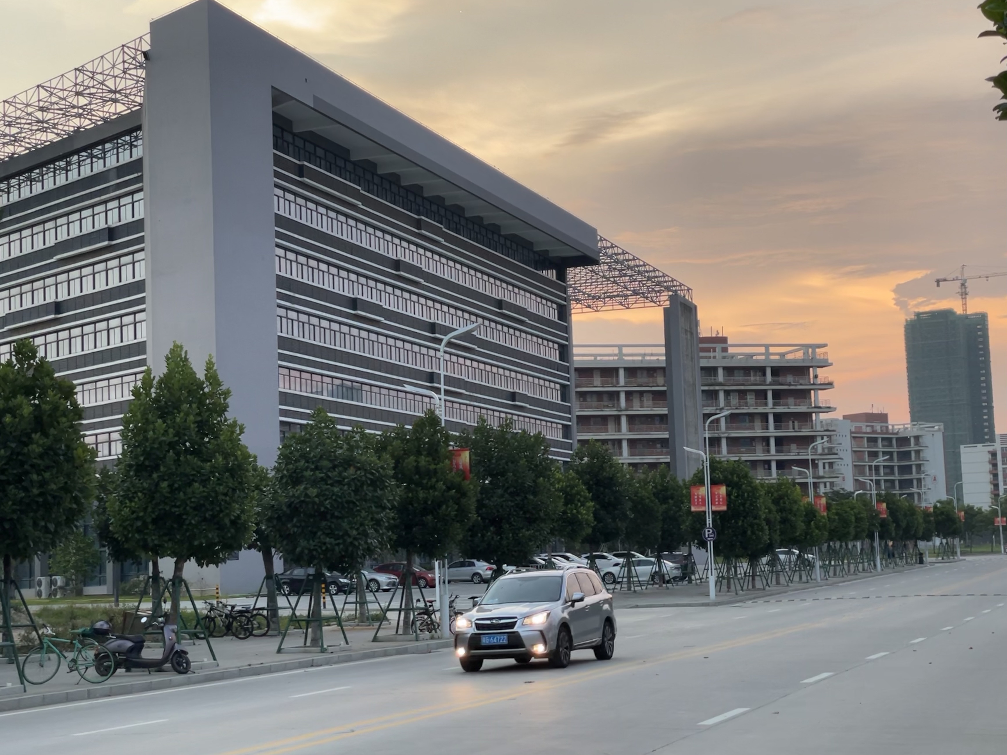 岭南师范学院怎么样?(岭南师范学院可以读研究生吗)