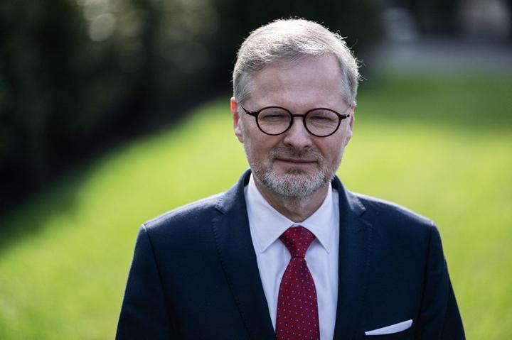 捷克总理称捐赠者承诺为乌克兰购买50万枚炮弹