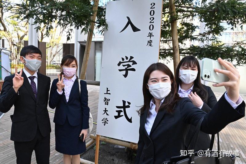 日本的大学入学式有正装要求吗