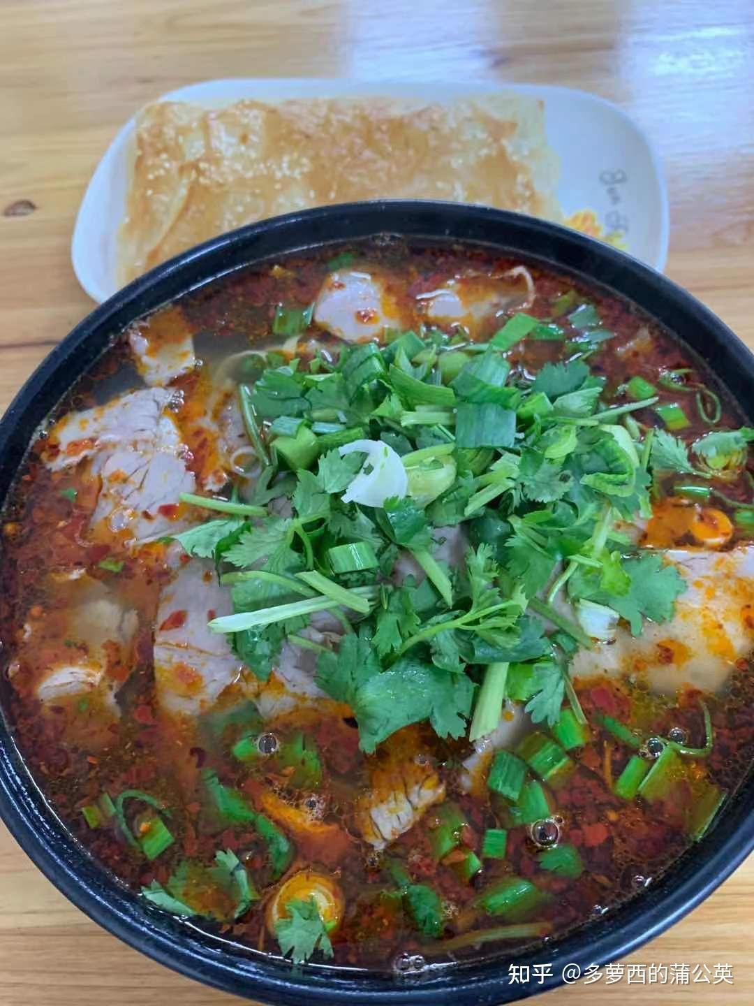 淮南牛肉汤为啥要配葱油烧饼嘞? - 知乎