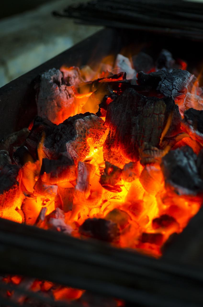 雪中漫步的足迹