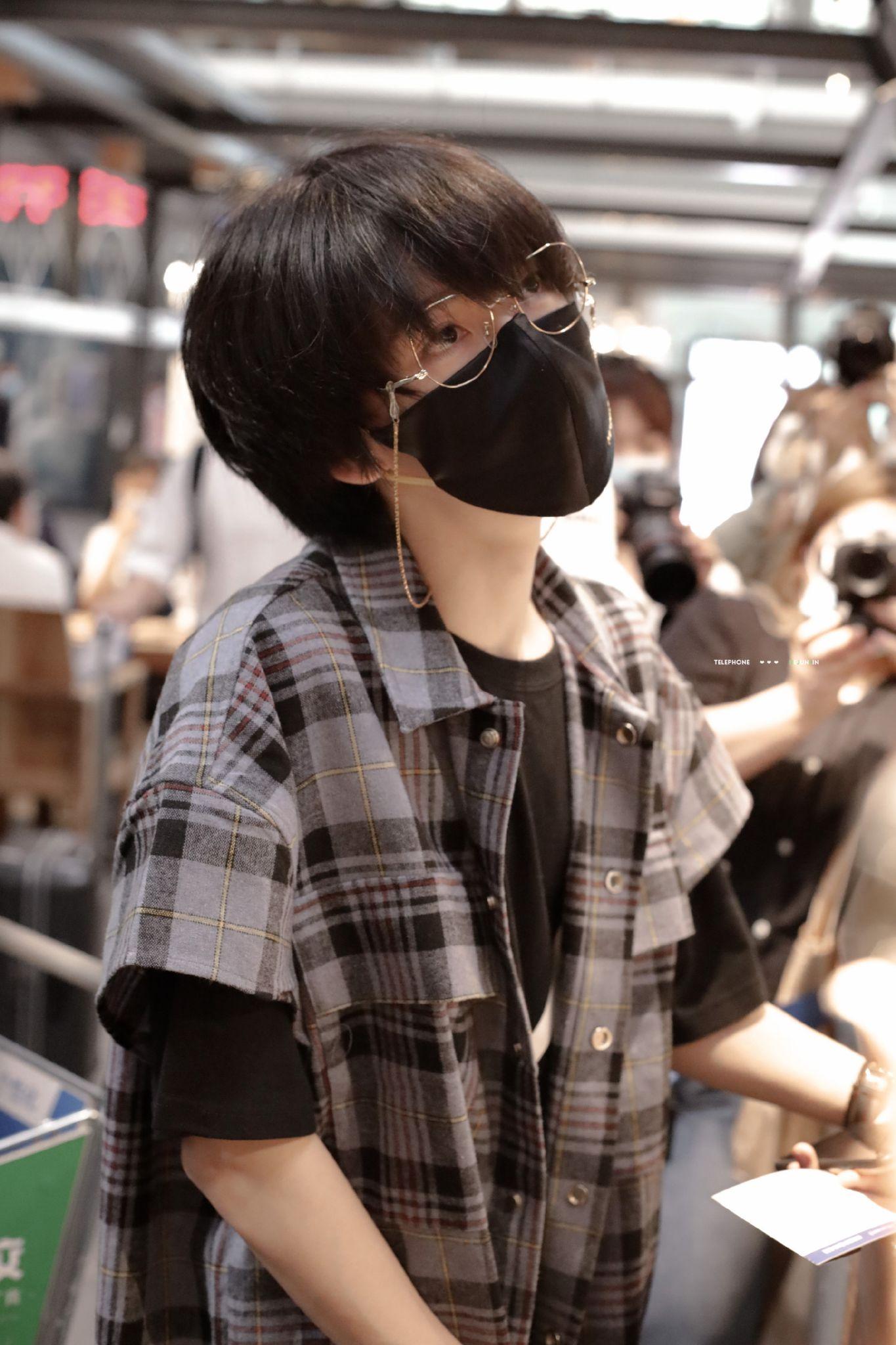 有没有贺峻霖的神图