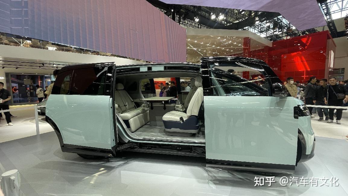 极氪MIX车展实拍,无B柱前后侧滑门,可旋转座椅空间大过MPV - 知乎