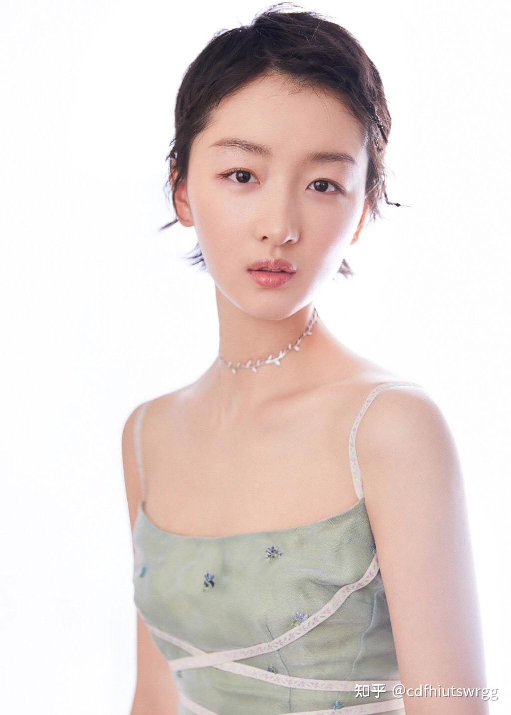 分析田中裕子的五官,妆造,有可能得到淡颜女生的变美思路?如何实操呢?