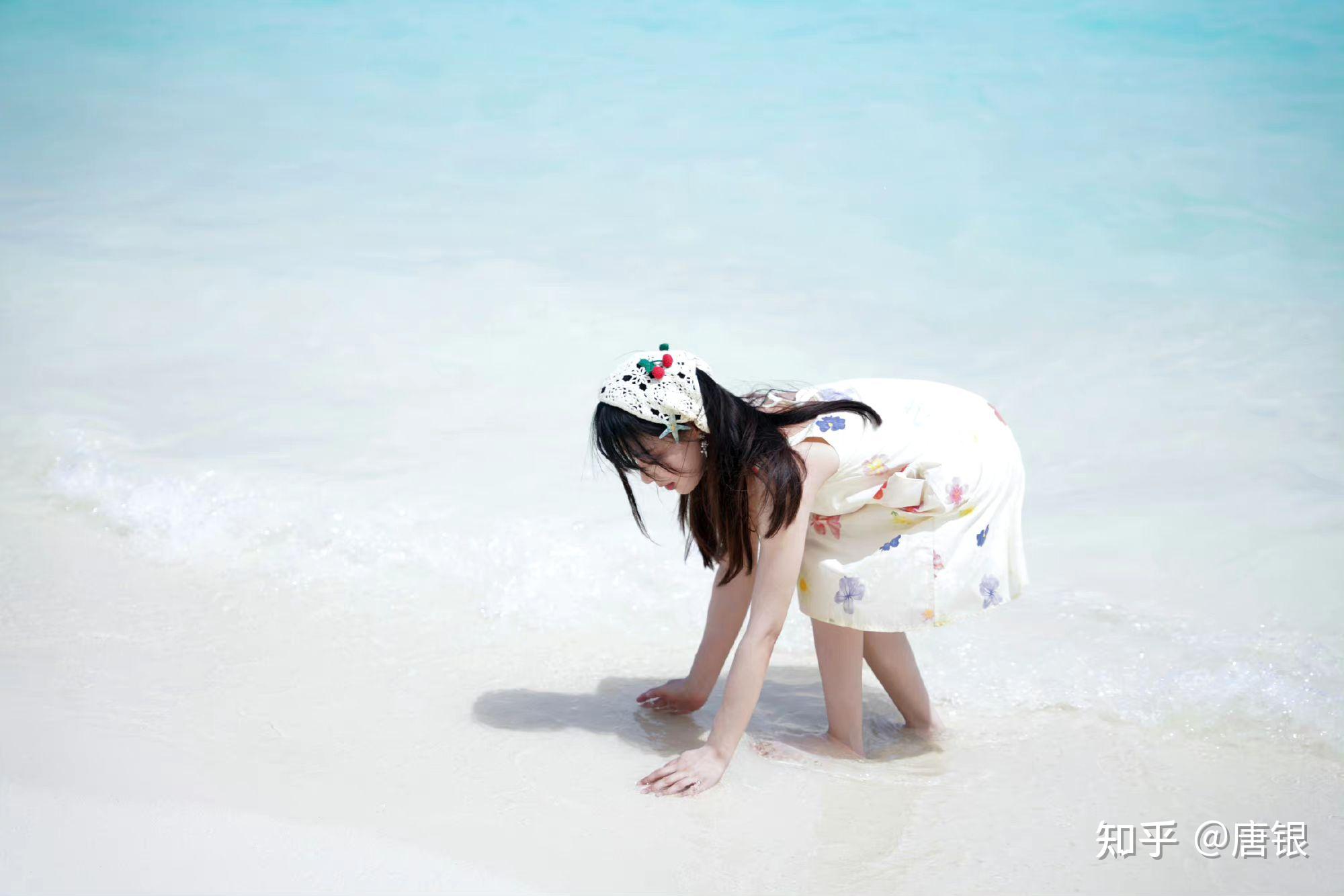 为什么从来没见过黄霄云在公开场合穿露脚的鞋子? - 知乎