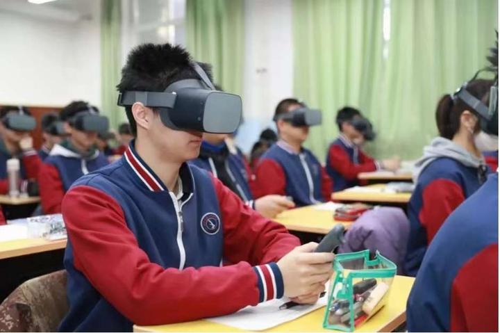 VR虚拟现实课堂具体能为师生带来什么？ - 知乎