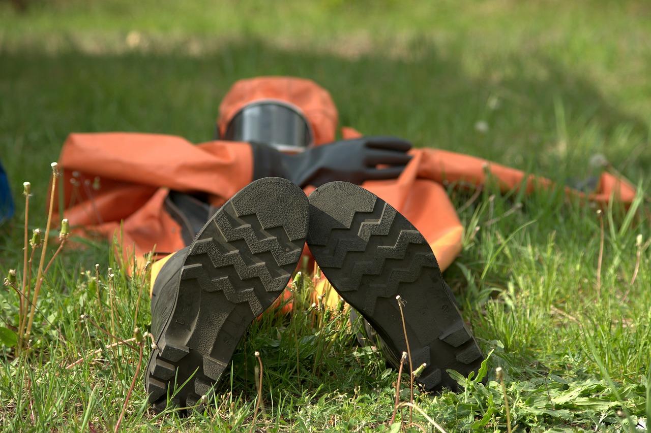 2. 防水防油鞋面